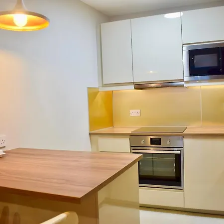 Modern 2 Bedroom With Balcony ダブリン